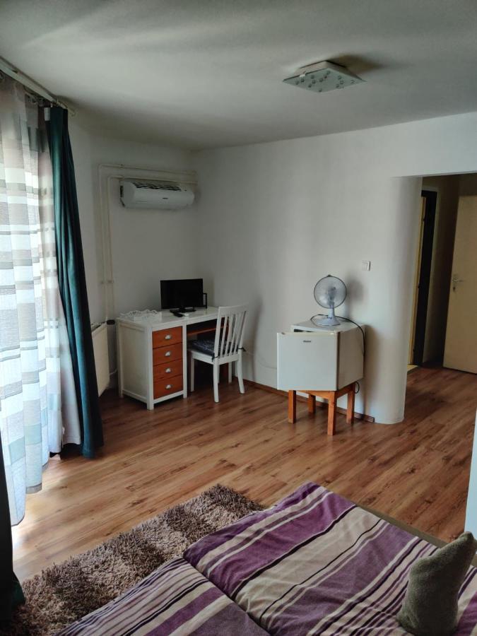 Villa Italia Guest House Siofok Exterior photo